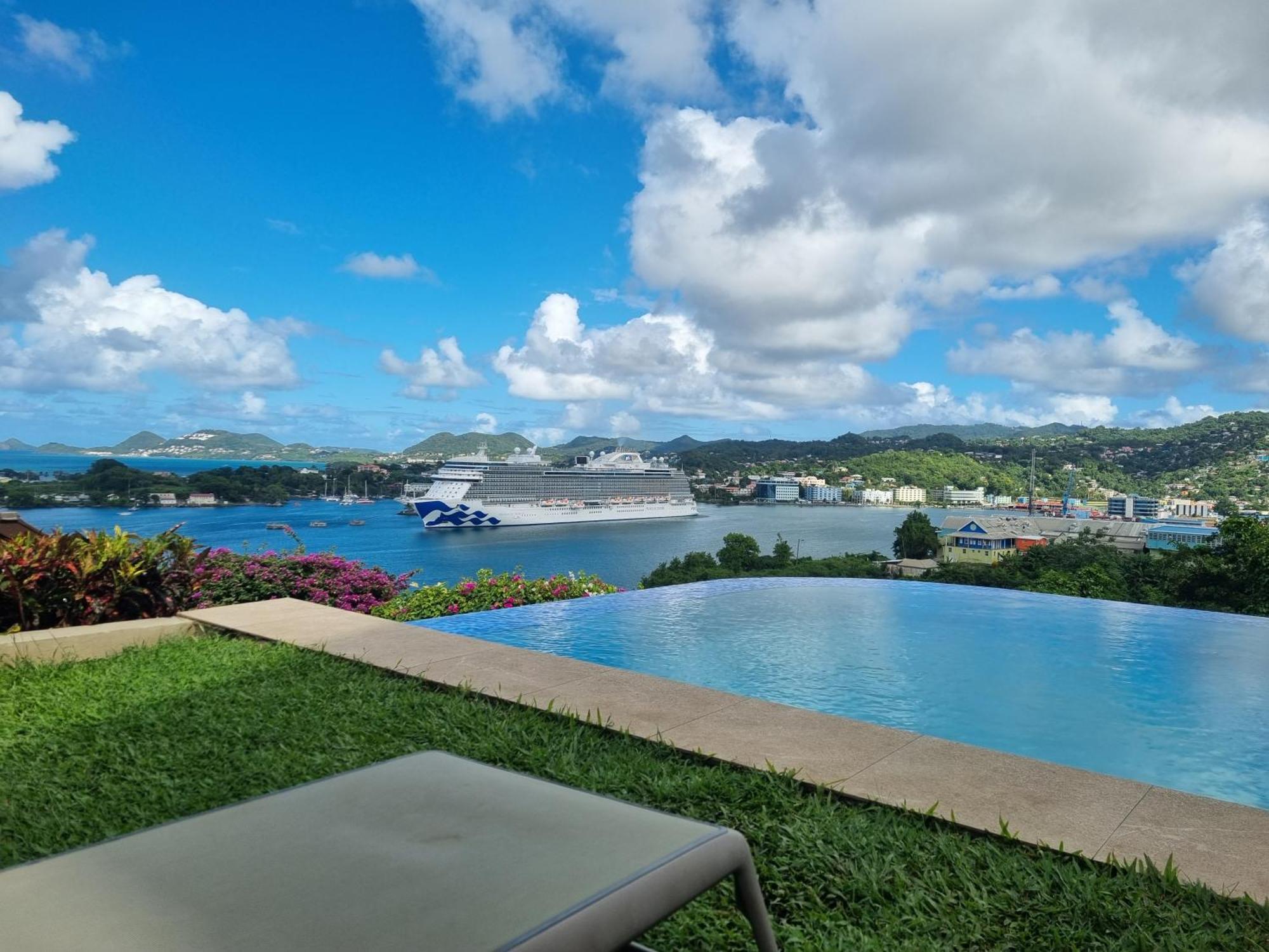 Ocean Crest Villas Castries Exterior photo